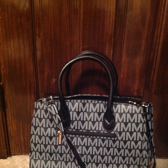 Large purse - Picture 2 of 3